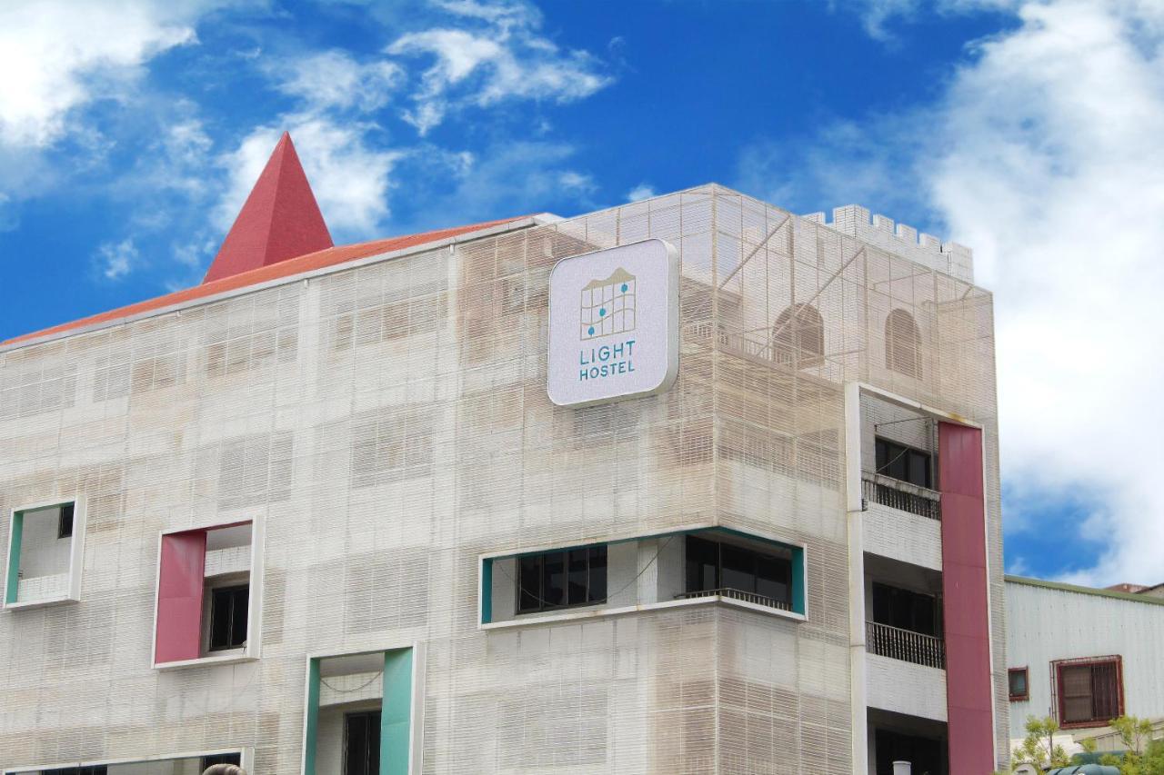 Light Hostel - Tainan Eksteriør bilde