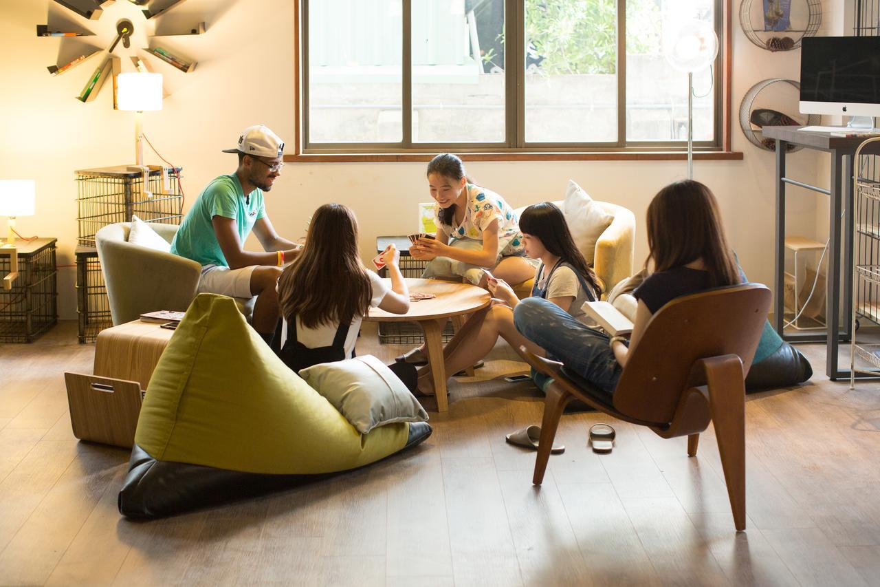 Light Hostel - Tainan Eksteriør bilde
