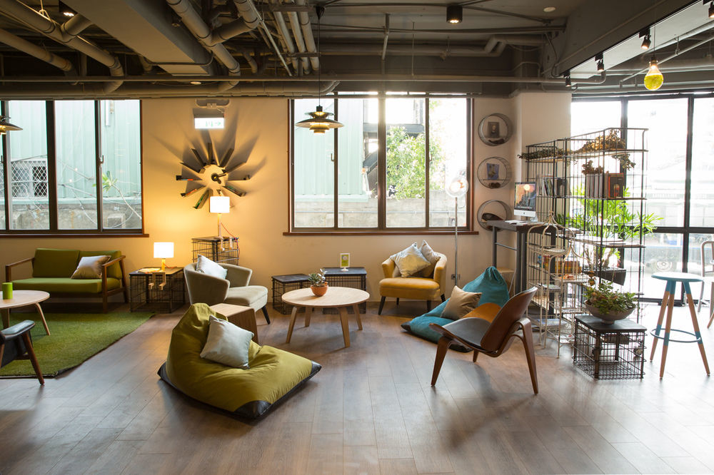 Light Hostel - Tainan Eksteriør bilde